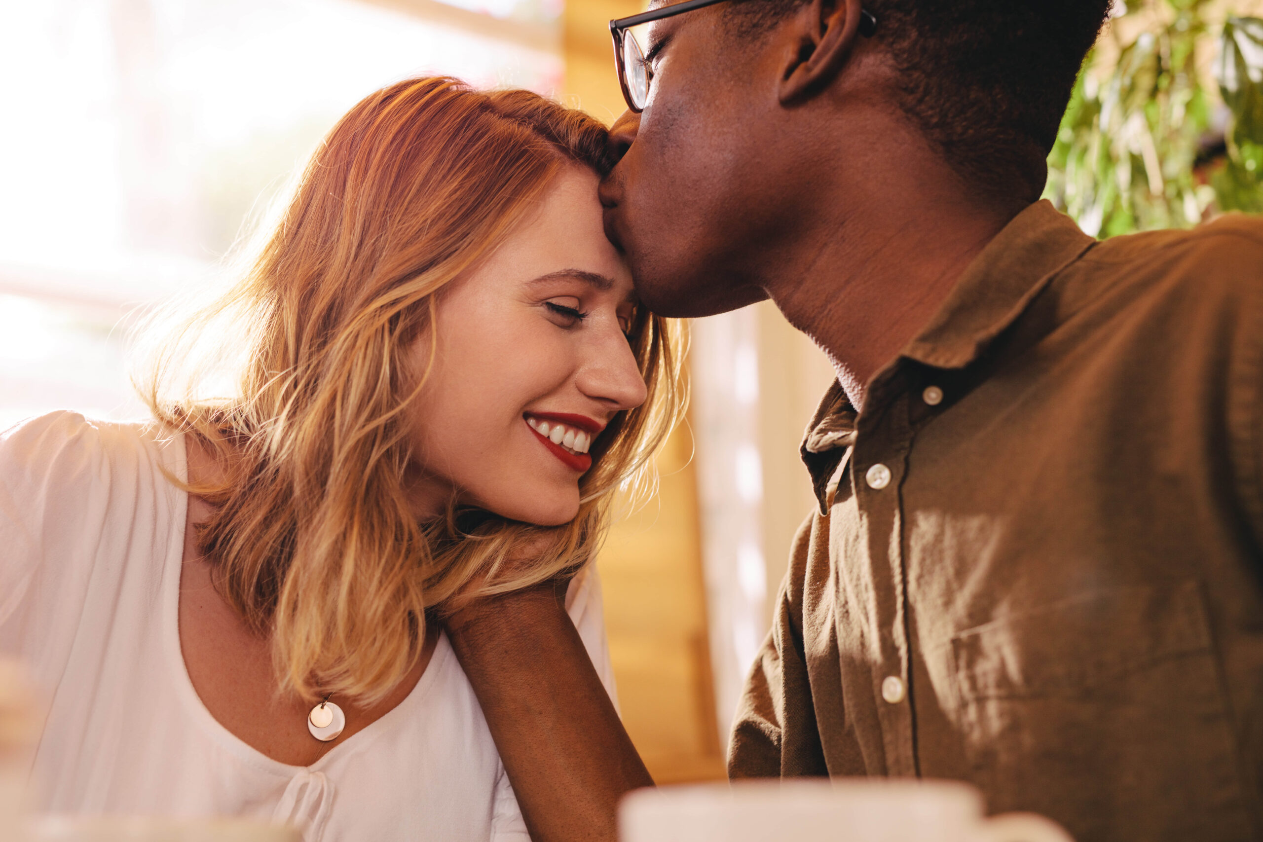 7 Interracial Relationship Advice on Navigating Race and Dating